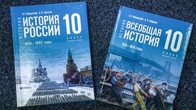  Neues Geschichtsbuch soll Russlands Jugend auf Kurs bringen