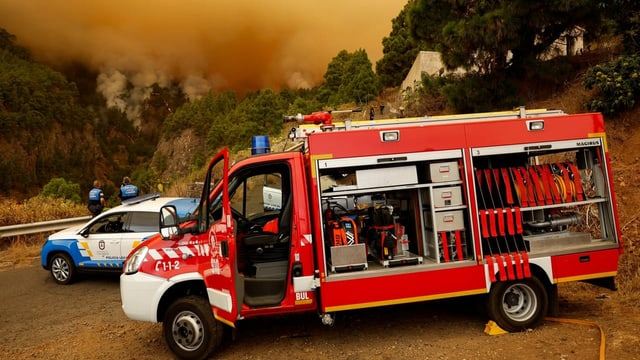  4000 Menschen in Teneriffa vor den Flammen gerettet