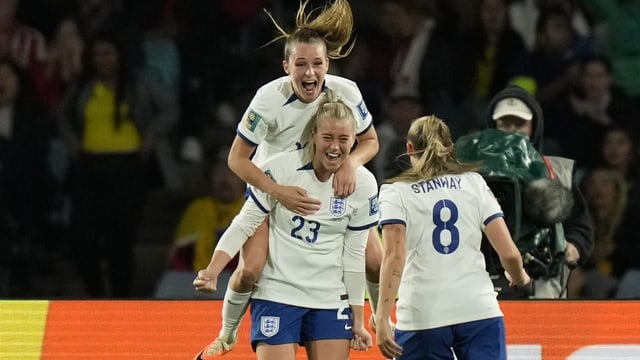  England müht sich gegen aufmüpfiges Kolumbien in den Halbfinal