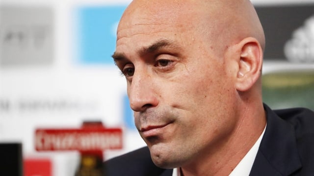  Was bewirkt der Rücktritt von Rubiales in der Sportwelt?