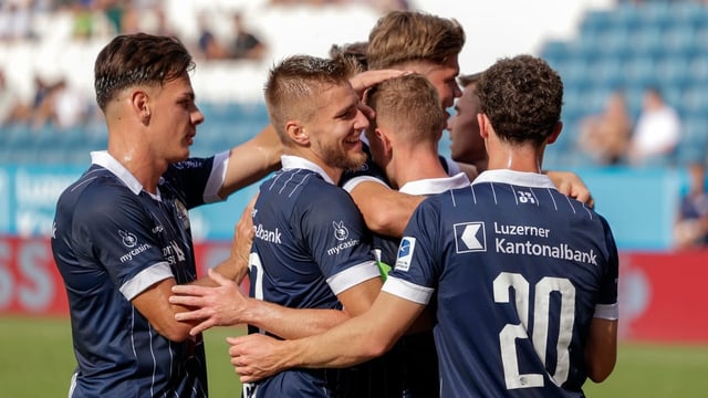  5 Tore, Penalty, Platzverweise: Luzern feiert wilden Heimsieg