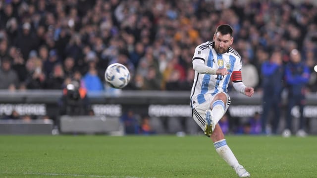  Ein Messi-Geniestreich reicht: Argentinien startet siegreich