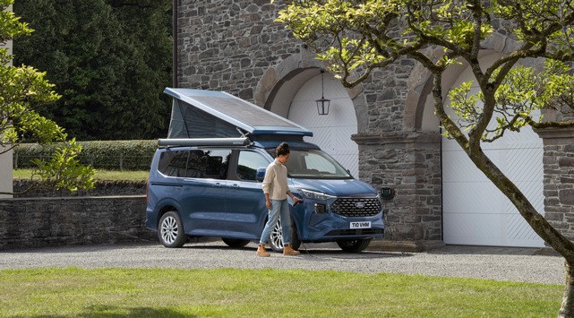  Ford präsentiert am diesjährigen Suisse Caravan Salon als Schweizer Premiere den neuen Ford Transit Custom Nugget