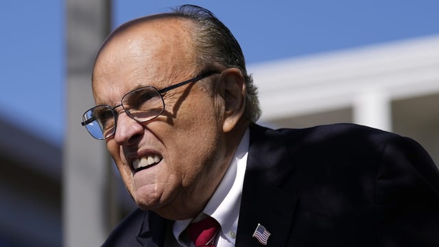  Rudy Giuliani reicht Zivilklage gegen Joe Biden ein