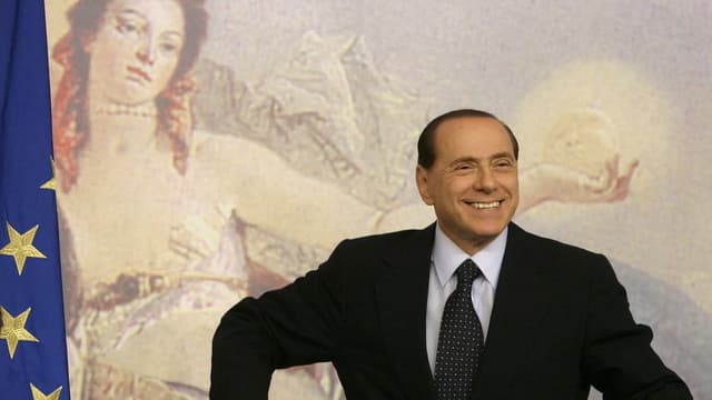  Wer will Berlusconis nackte Frauen auf Leinwand?