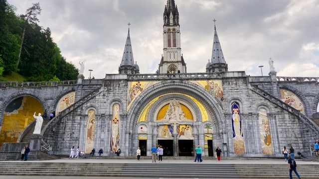  Nathalies Trip nach Lourdes – die Pilgerfahrt einer MS-Patientin