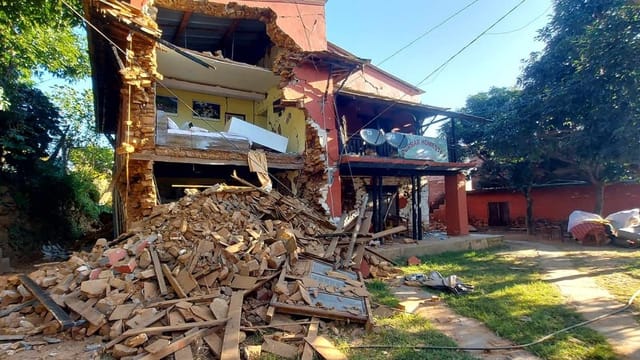  Grosser Mangel an Hilfsmaterial für nepalesische Erdbebenopfer