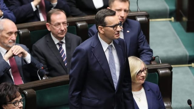  Polens nationalkonservative Regierung tritt zurück