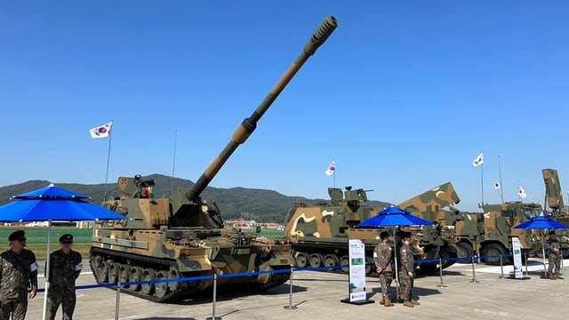  Panzer und Munition aus Ostasien für den Krieg in Europa