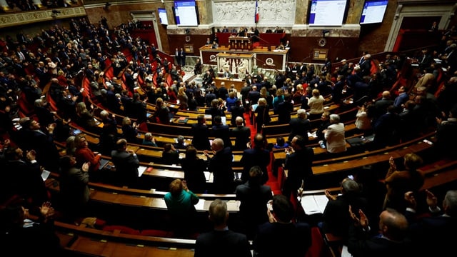  Frankreichs Parlament stimmt umstrittenem Immigrationsgesetz zu