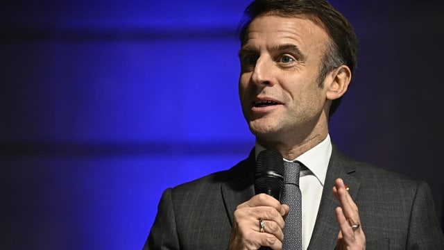  Die französische Regierung ist nach rechts gestolpert