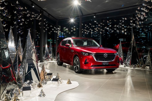  Immersives Erlebnis: Mazda und Stardesigner Charles Kaisin zelebrieren Handwerkskunst in der Garage Egger AG