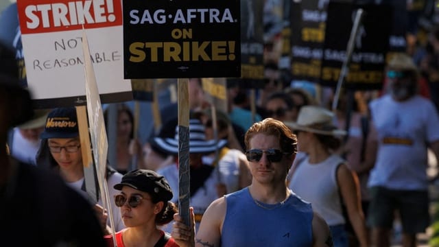  Hollywood: Schauspielerinnen und Schauspieler beenden Streik