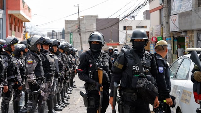  Bewaffnete Männer stürmen Fernsehstation in Ecuador