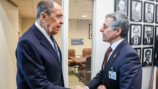  Cassis trifft russischen Aussenminister Lawrow