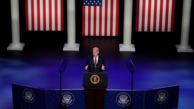  Joe Biden lanciert seinen Wahlkampf und warnt vor Donald Trump