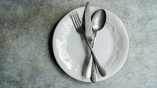  Altert unser Gehirn langsamer, wenn wir weniger essen?