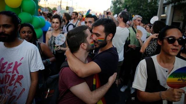  Griechisches Parlament berät über Ehe für homosexuelle Paare