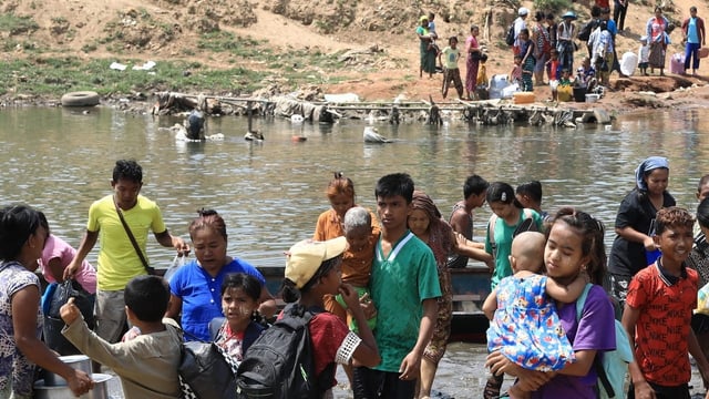  Myanmar: Militärjunta bombardiert eigene Bevölkerung