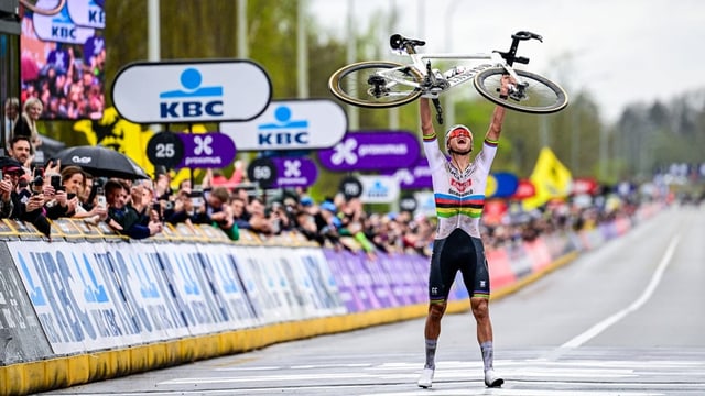  Van der Poel macht den Flandern-Hattrick perfekt