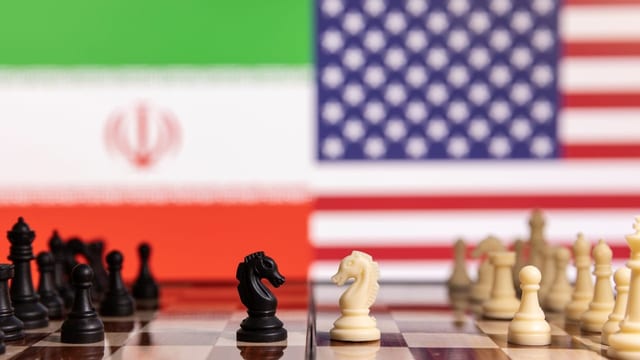  Die Schweiz als diplomatische Brücke zwischen USA und Iran