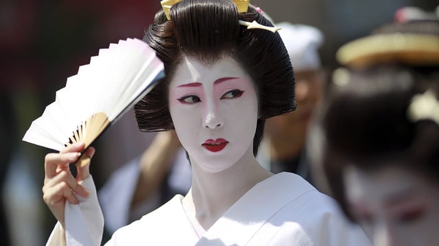 Behörden müssen Geishas in Kyoto vor Touristen schützen