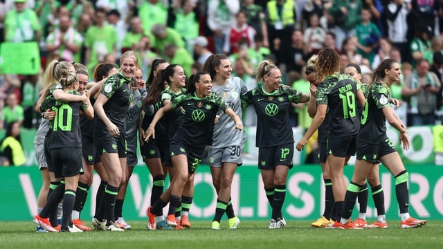 Zum 10. Mal in Serie: Wolfsburg wieder DFB-Pokalsiegerinnen