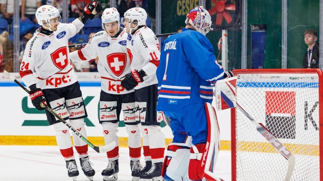  Die Schweiz feiert zum Abschluss der Euro Hockey Tour den 1. Sieg