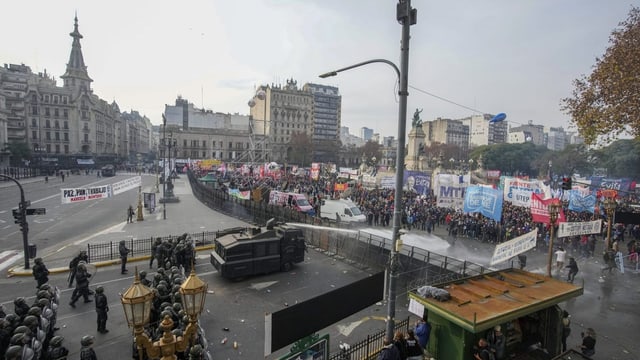  Darum wird in Argentinien so heftig demonstriert