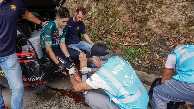  Van Aert kommt ohne Knochenbrüche davon