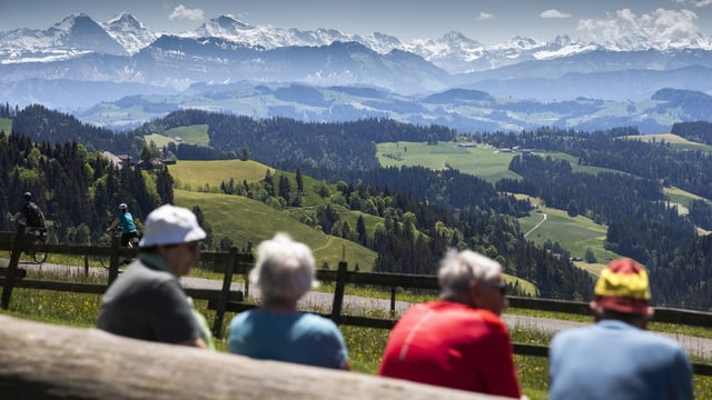  Bundesrat erhöht Renten und Kinderzulagen ab 2025